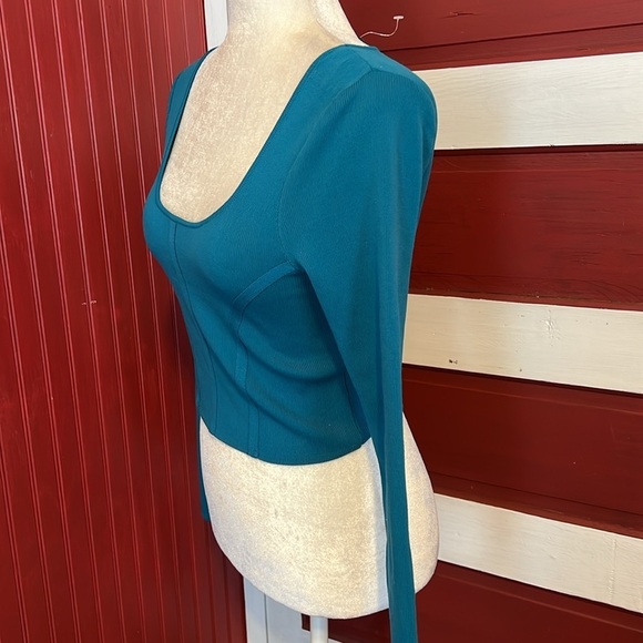 NWT Sincerely Jules Long Sleeve Crop Top M - Picture 2 of 8